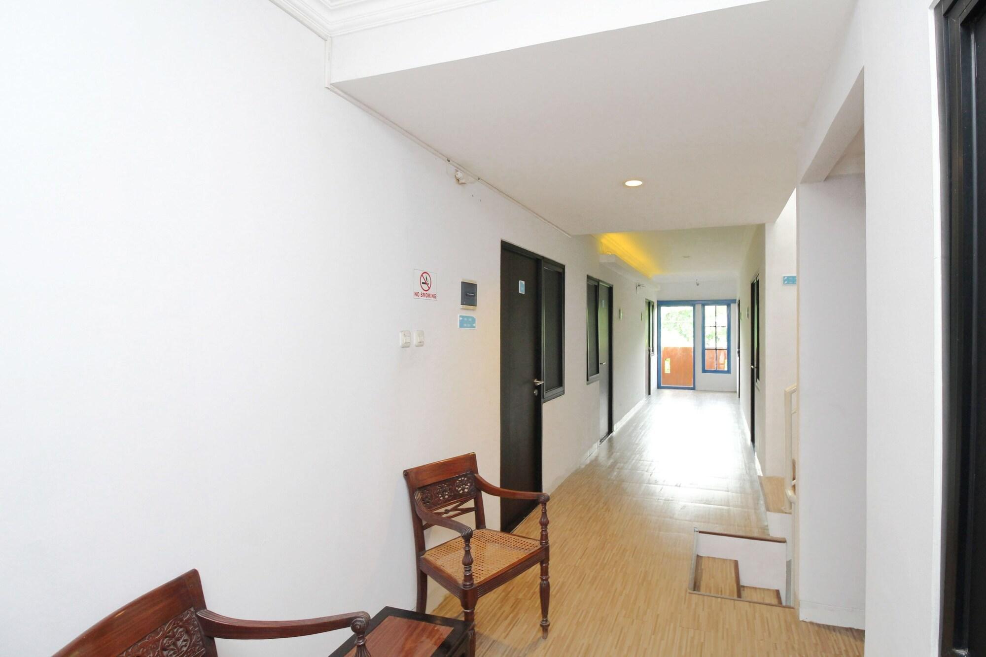 Tuju Abuserin Syariah Jakarta Exterior photo