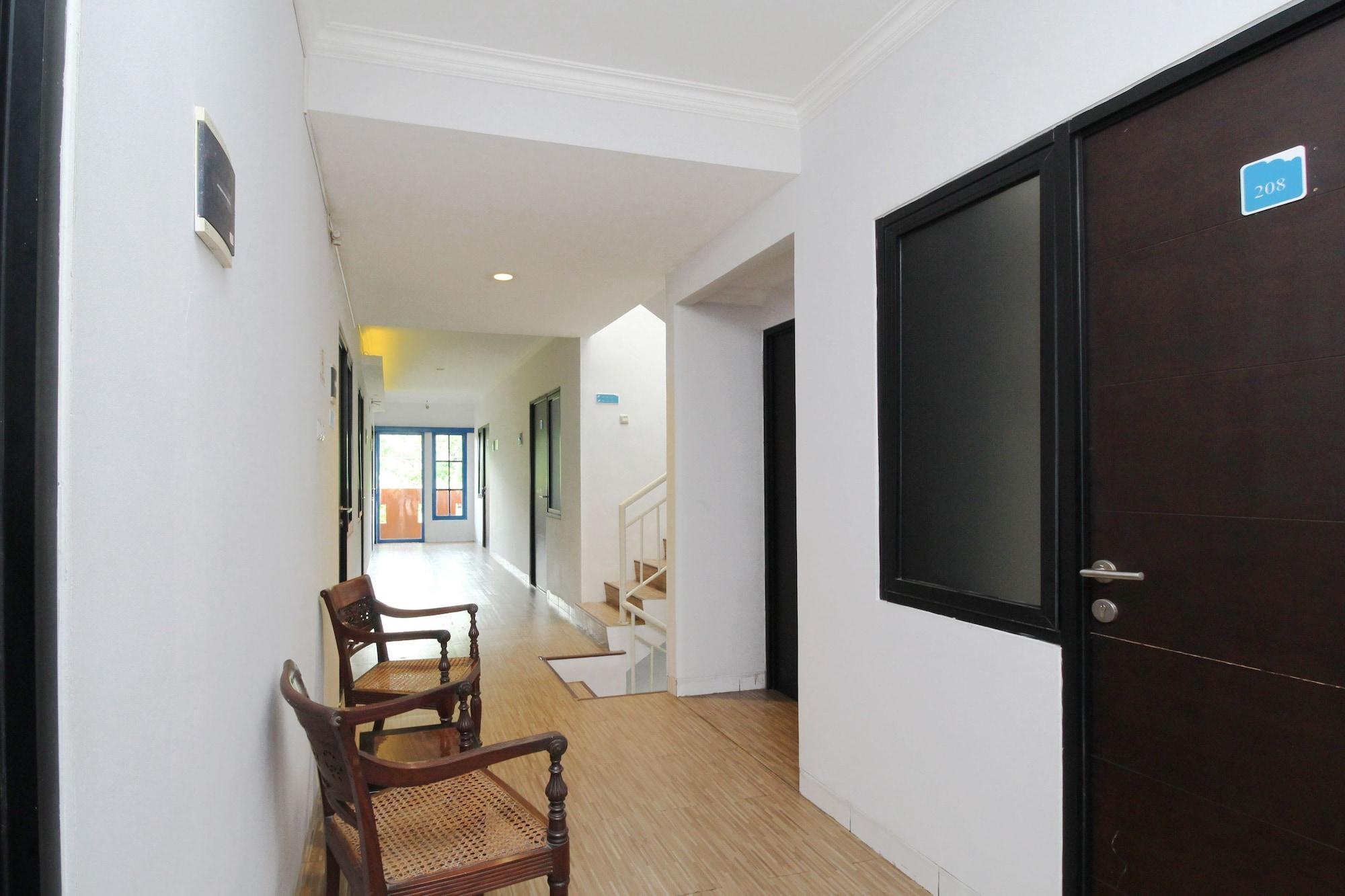Tuju Abuserin Syariah Jakarta Exterior photo